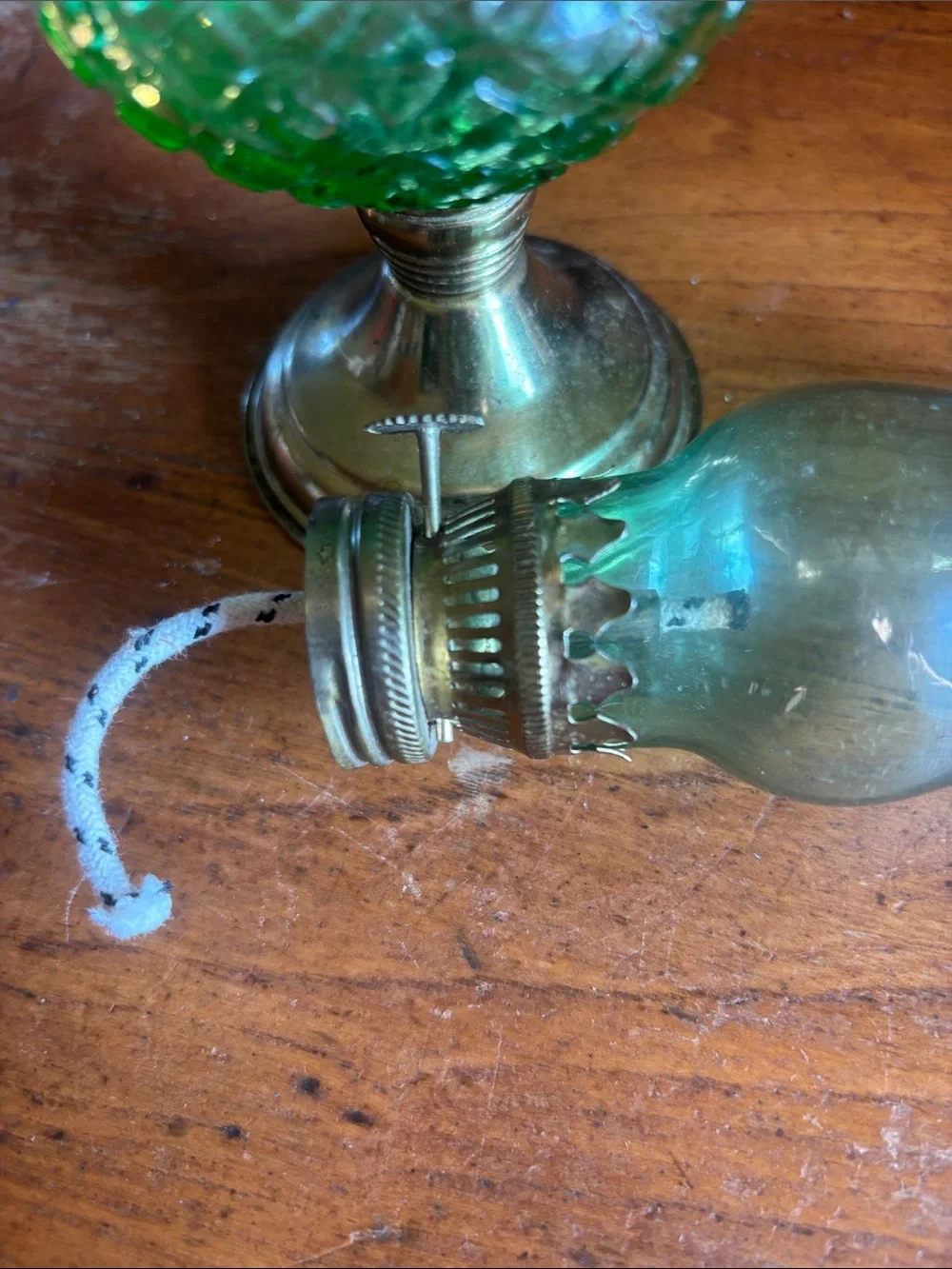 Vintage green diamond design glass  brass tone stand ruffled flue mini oil lamp